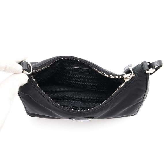 Prada Re-Edition 2005 Nylon Shoulder Bag Black - Picture 6 of 10
